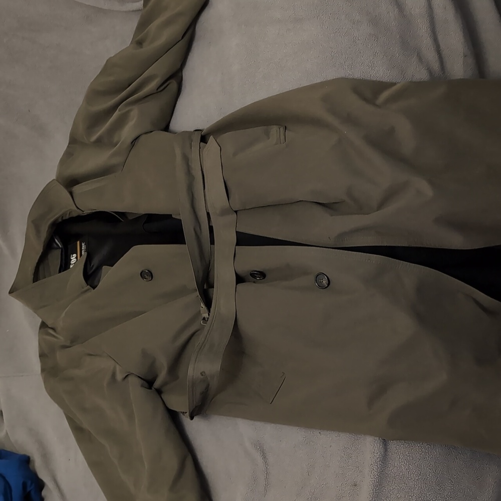 London Fog Trench Coat w removable liner- 40 Regular. Dark green.